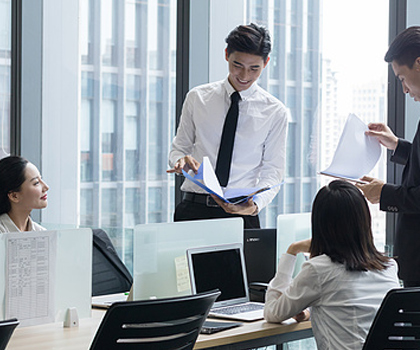A Study on Commercial Insurance for Middle and High Income Population in Thailand